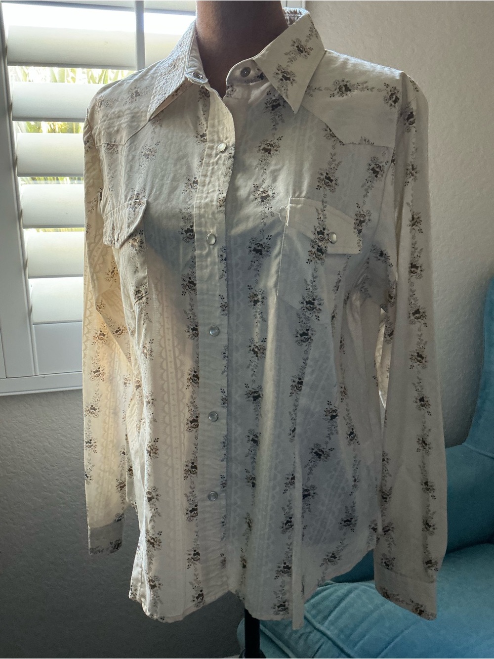 Roper Women’s Cream Floral Western Snap-Down Shirt